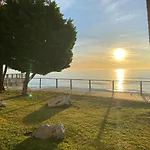 Mediterranean Dream Views 아파트